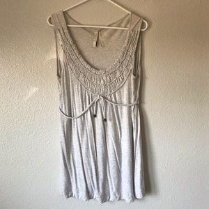 Grey sleeveless top